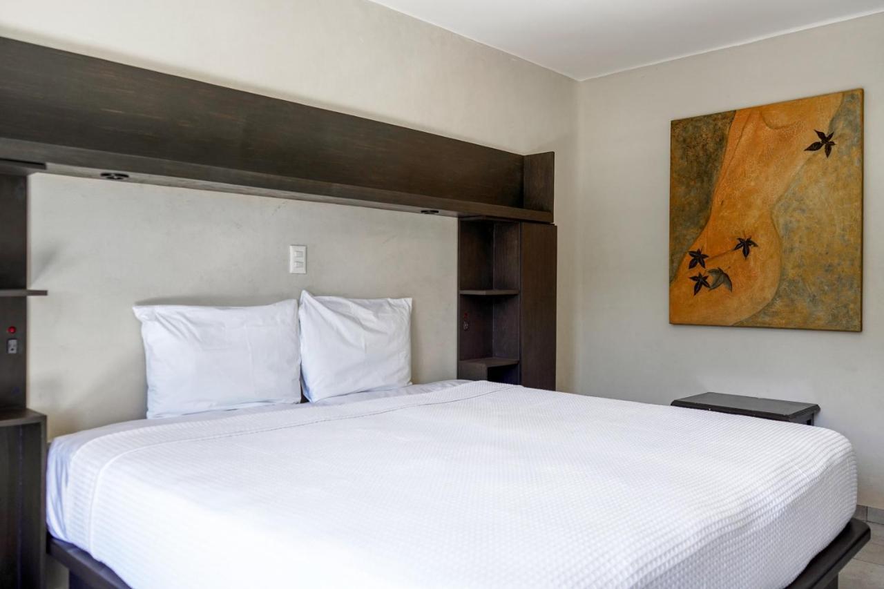 Residencial Cascadas, House # 9 Apartment *