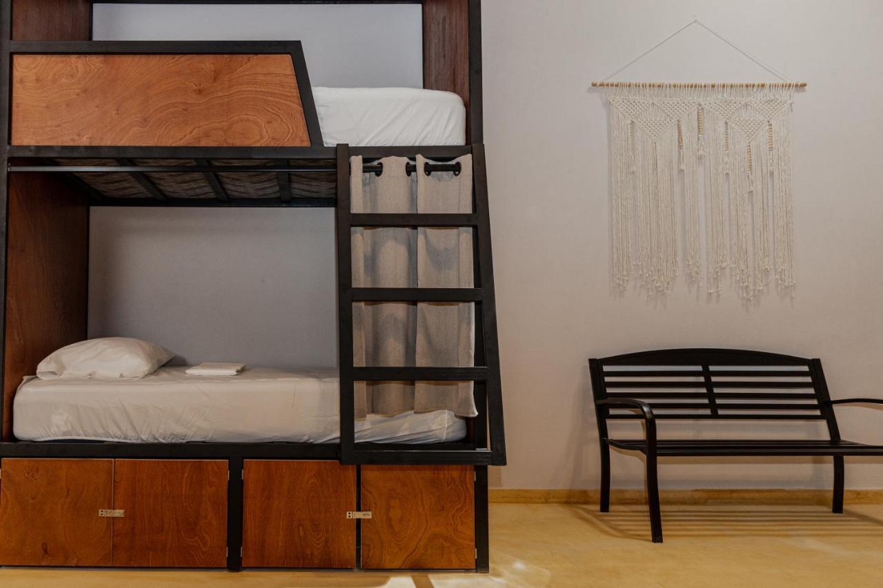 Caleta Rooftop & Pool Hostel Cancún