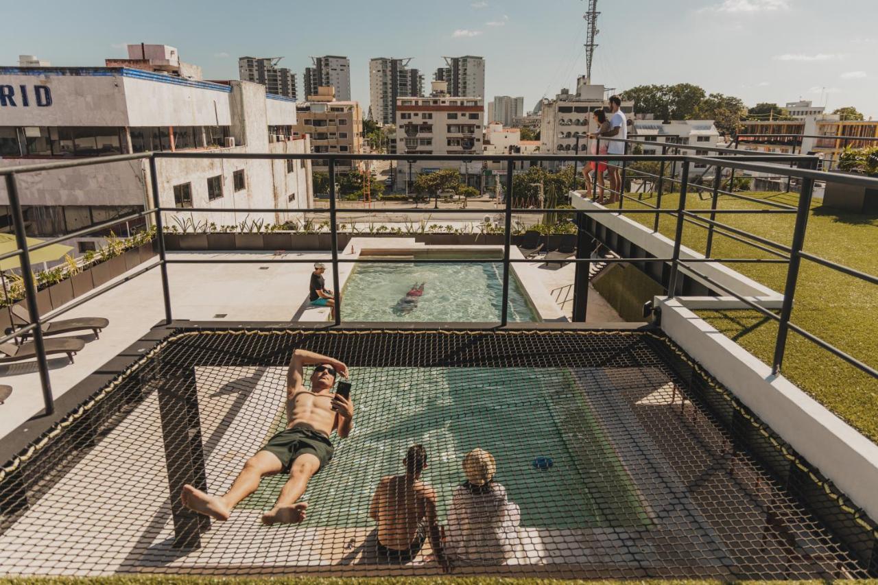Caleta Rooftop & Pool Hostel