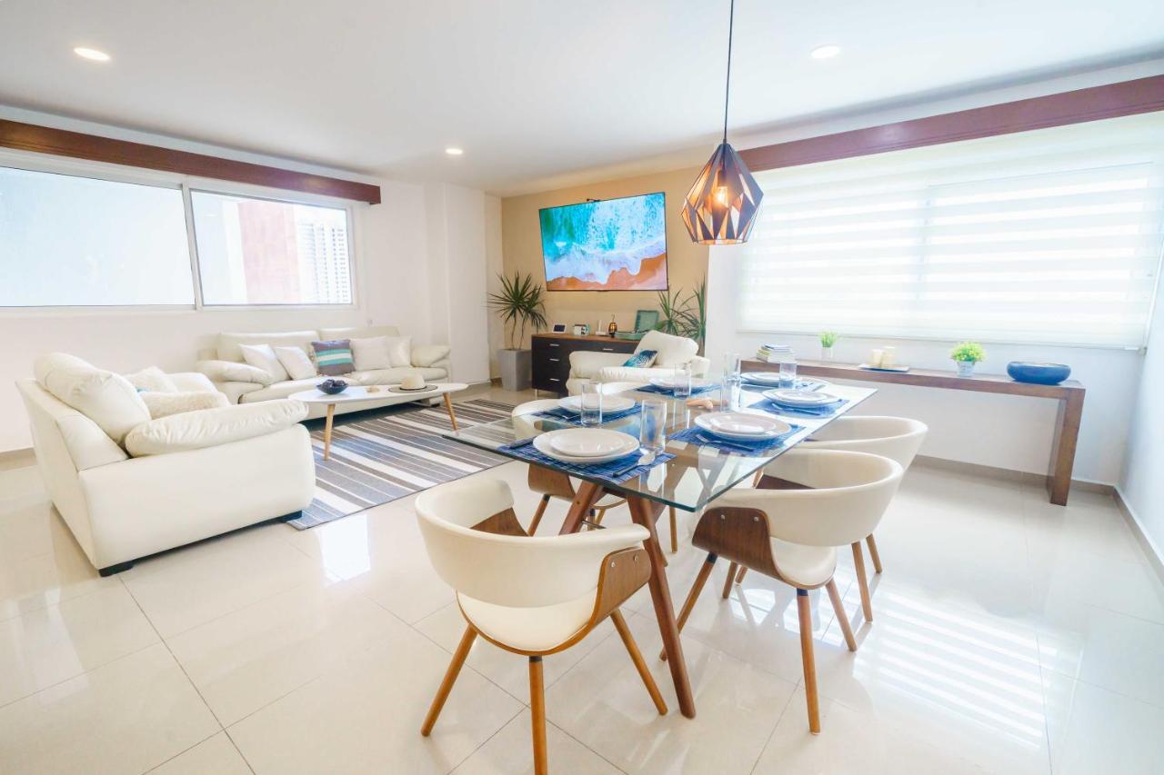 Stylish Three-bedroom W/pool Cancun