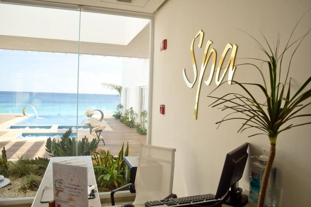 Luxury Ocean Front Apartment, 2 Bedroom Beach, Gym, Apartment Cancún