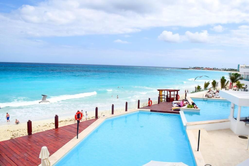 Apartment Luxury Ocean Front Apartment, 2 Bedroom Beach, Gym, Cancún