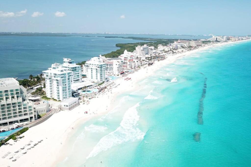Luxury Ocean Front Apartment, 2 Bedroom Beach, Gym, Apartment *