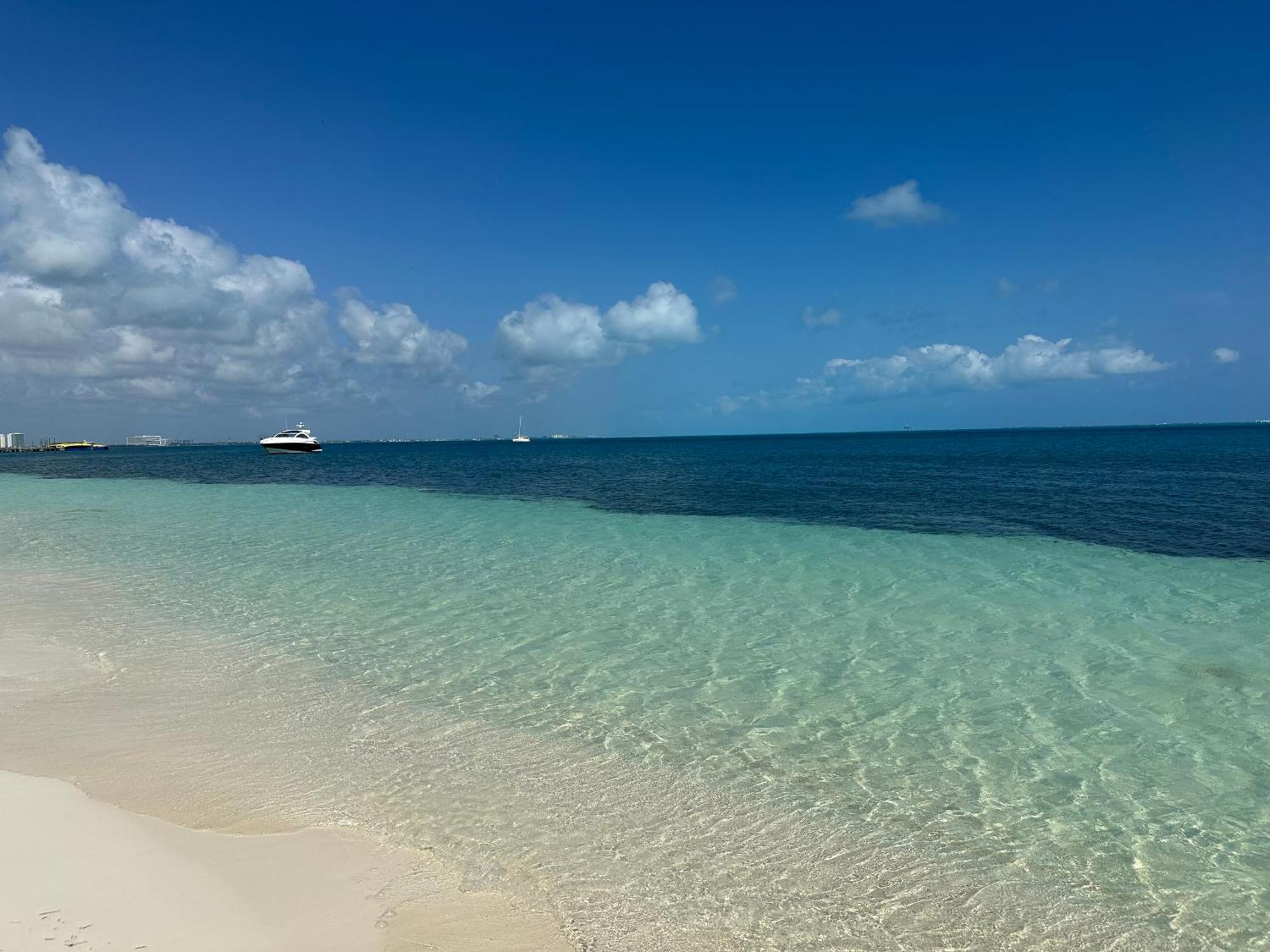 Villa Albatros Oceanfront Luxury Hotelzone *