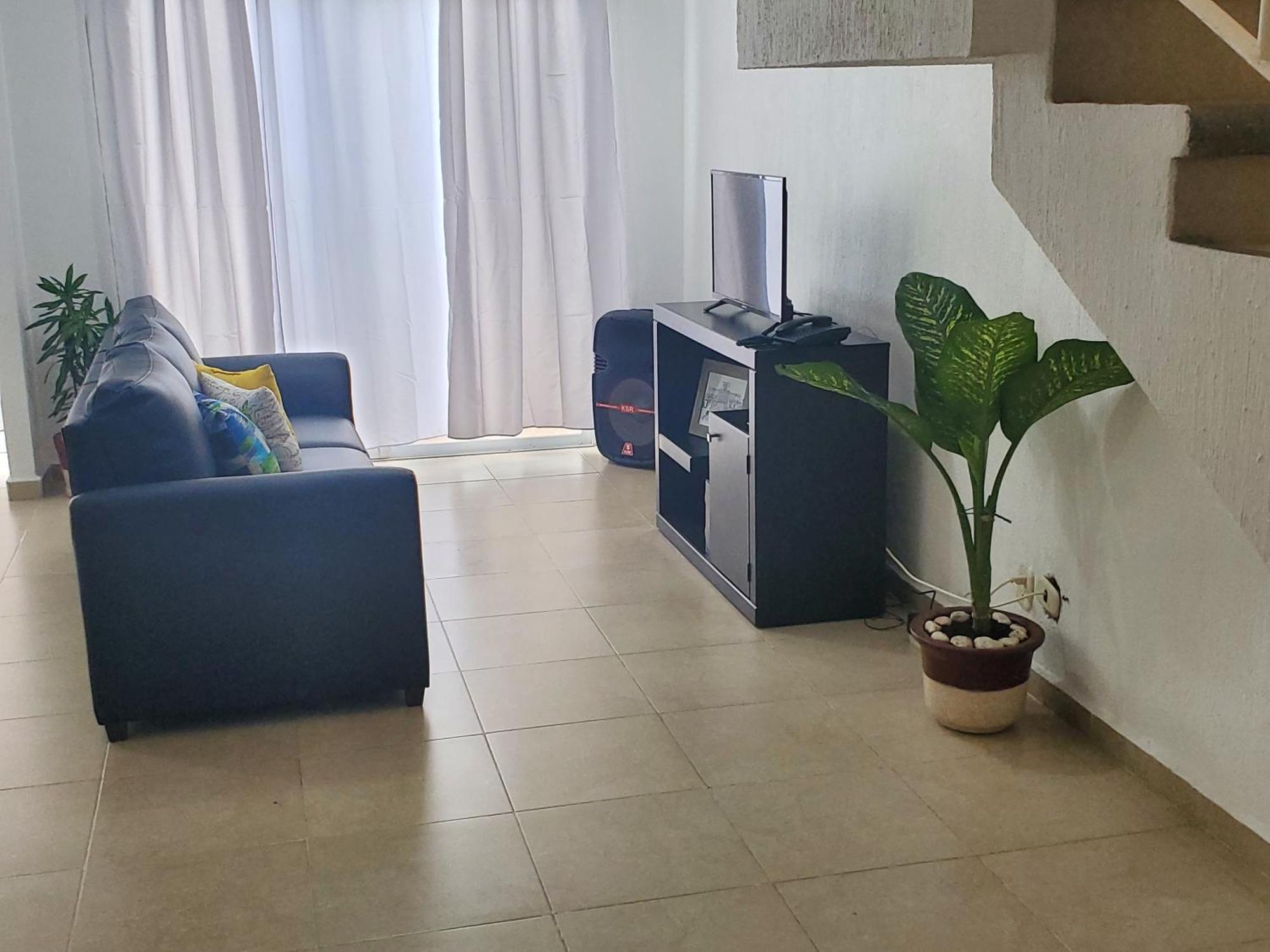 Play H Homestay Cancun