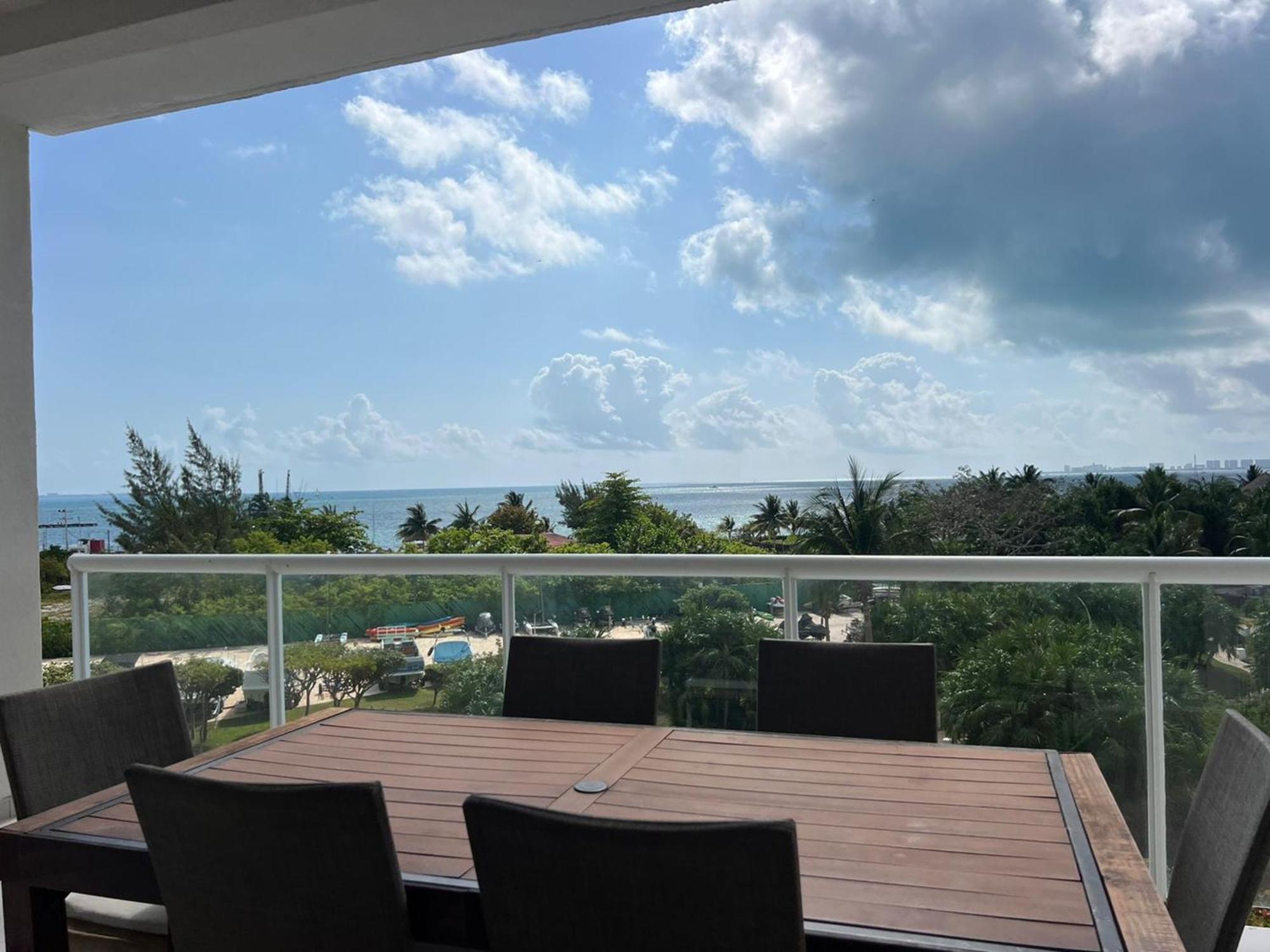 New Beachfront Luxury * Cancun