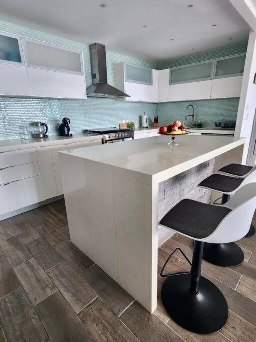 Apartment •amazing Beachfront Condo• *