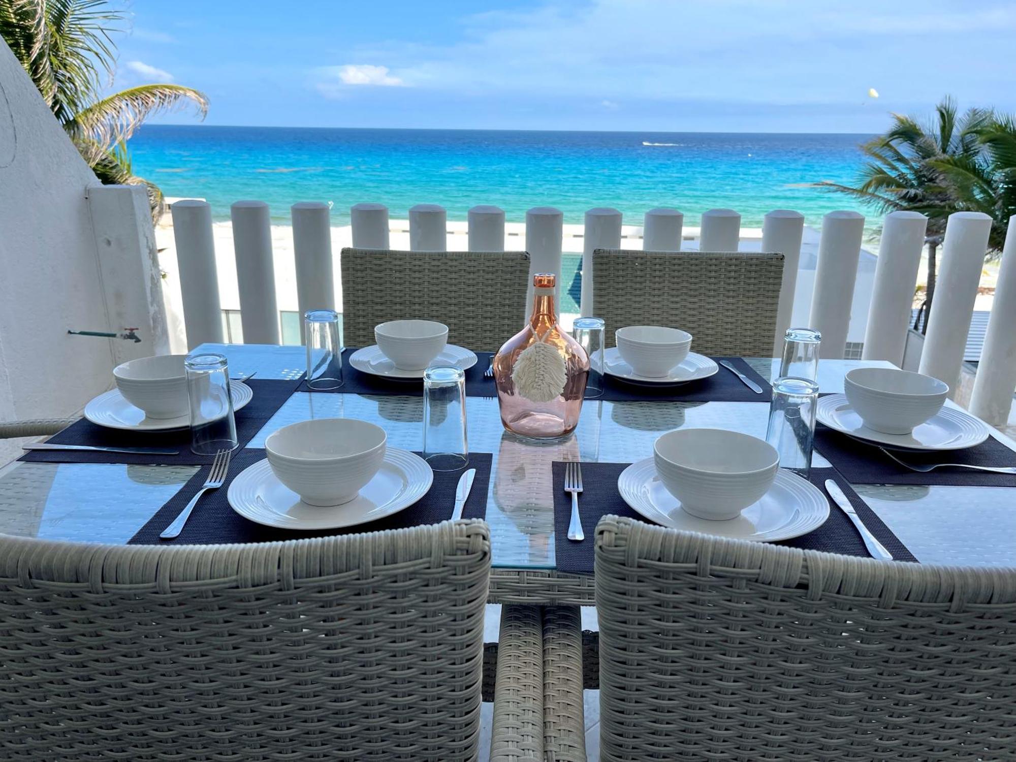 Beachfront With Pool & Stunning Views *