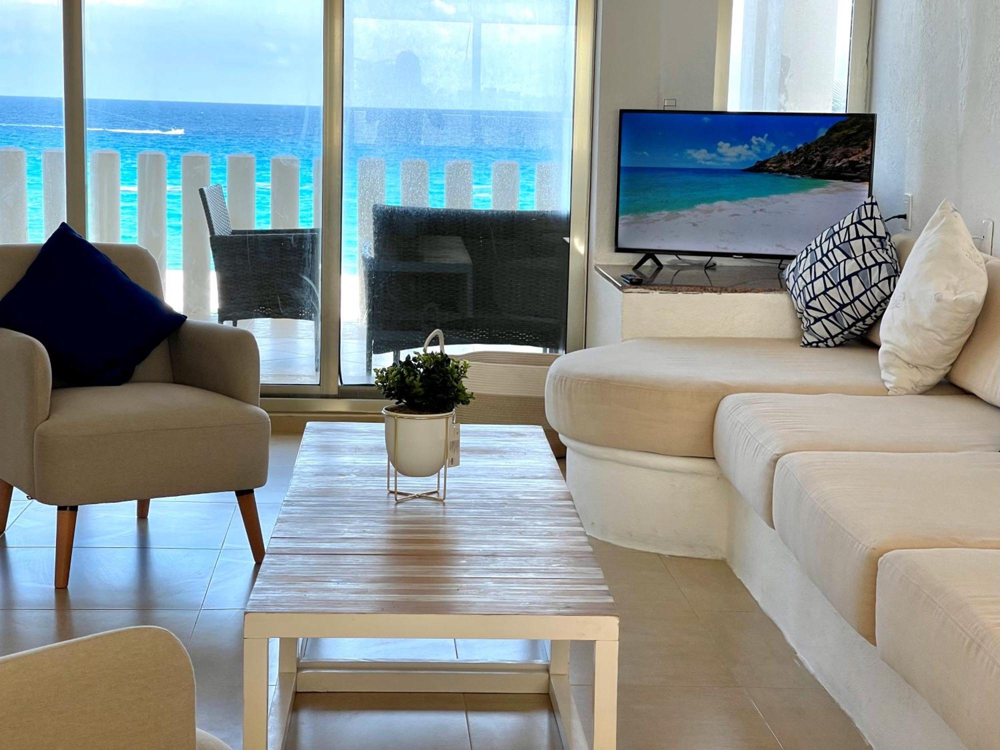 Beachfront With Pool & Stunning Views * Cancun