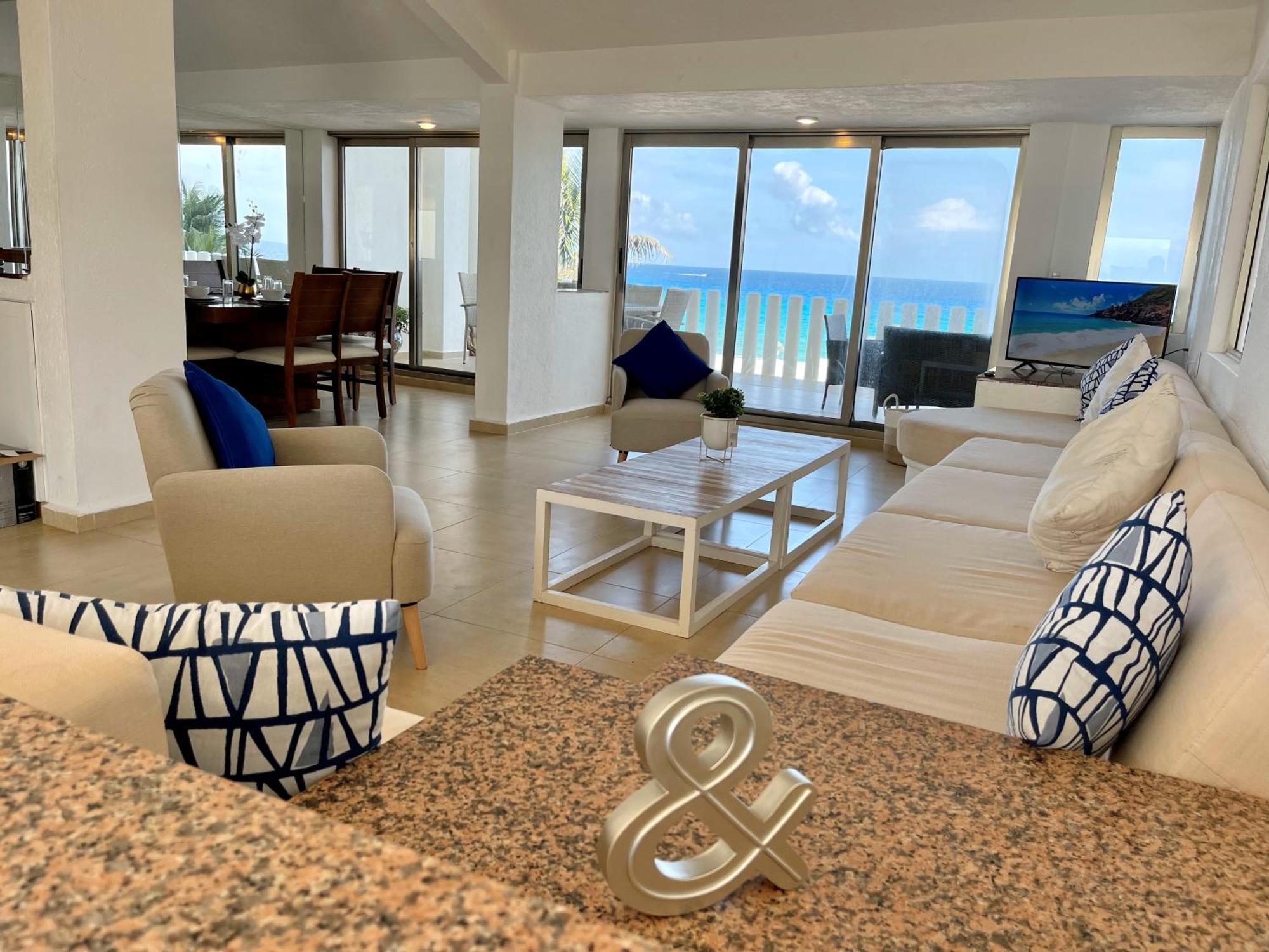 Beachfront With Pool & Stunning Views Holiday home *