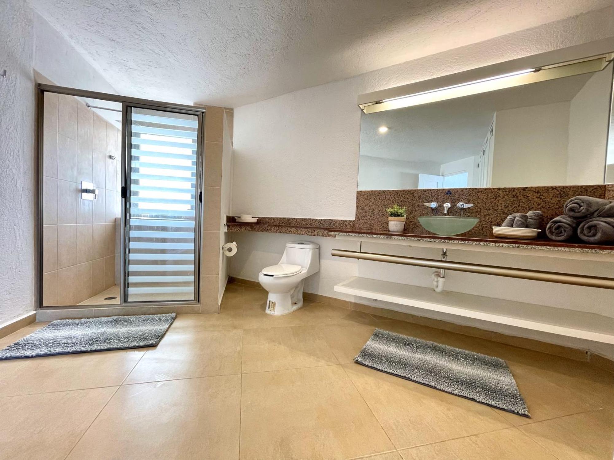 Beachfront With Pool & Stunning Views Holiday home