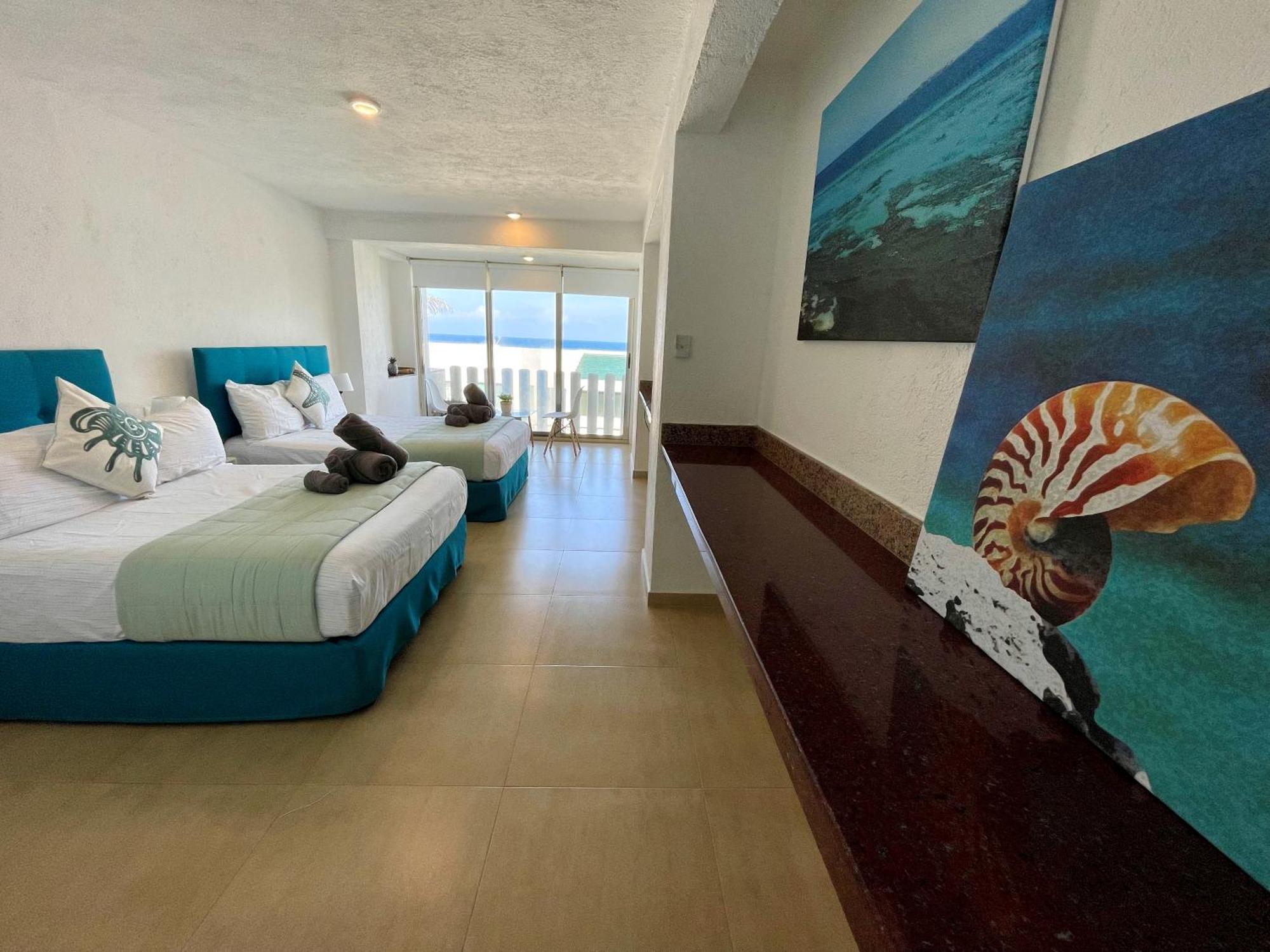 Beachfront With Pool & Stunning Views *