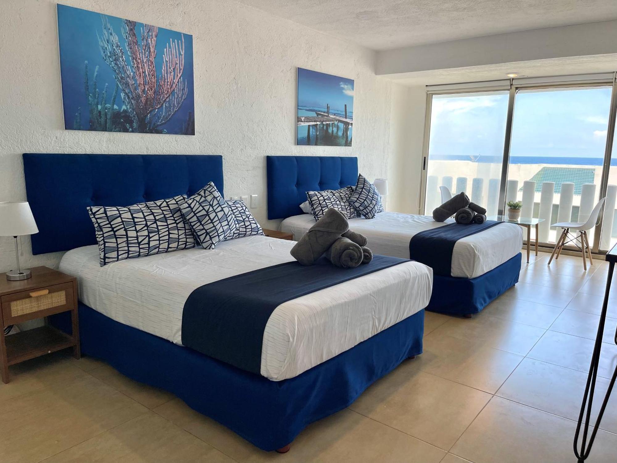 Beachfront With Pool & Stunning Views