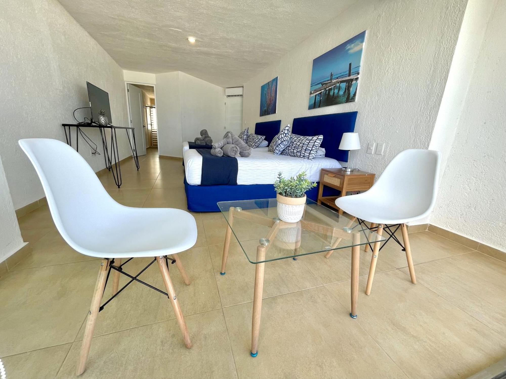 Holiday home Beachfront With Pool & Stunning Views *
