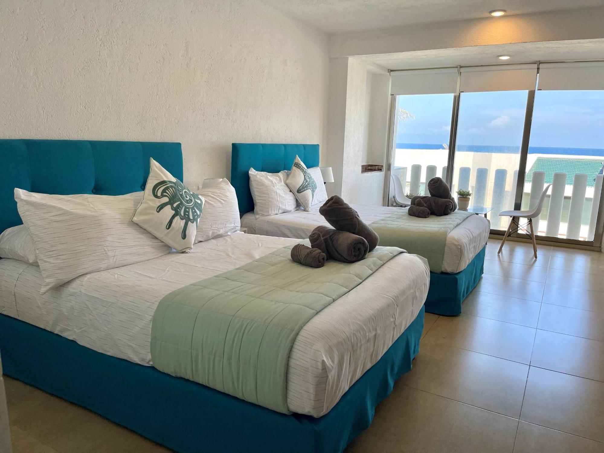 Beachfront With Pool & Stunning Views Holiday home *