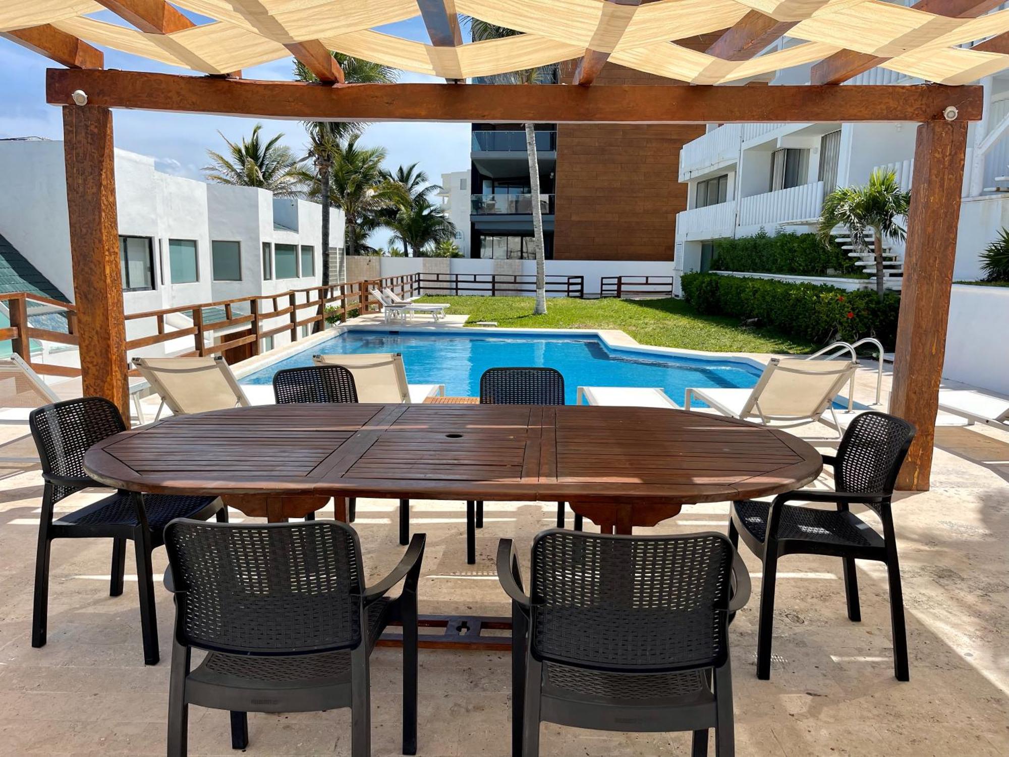 Beachfront With Pool & Stunning Views Holiday home Cancun