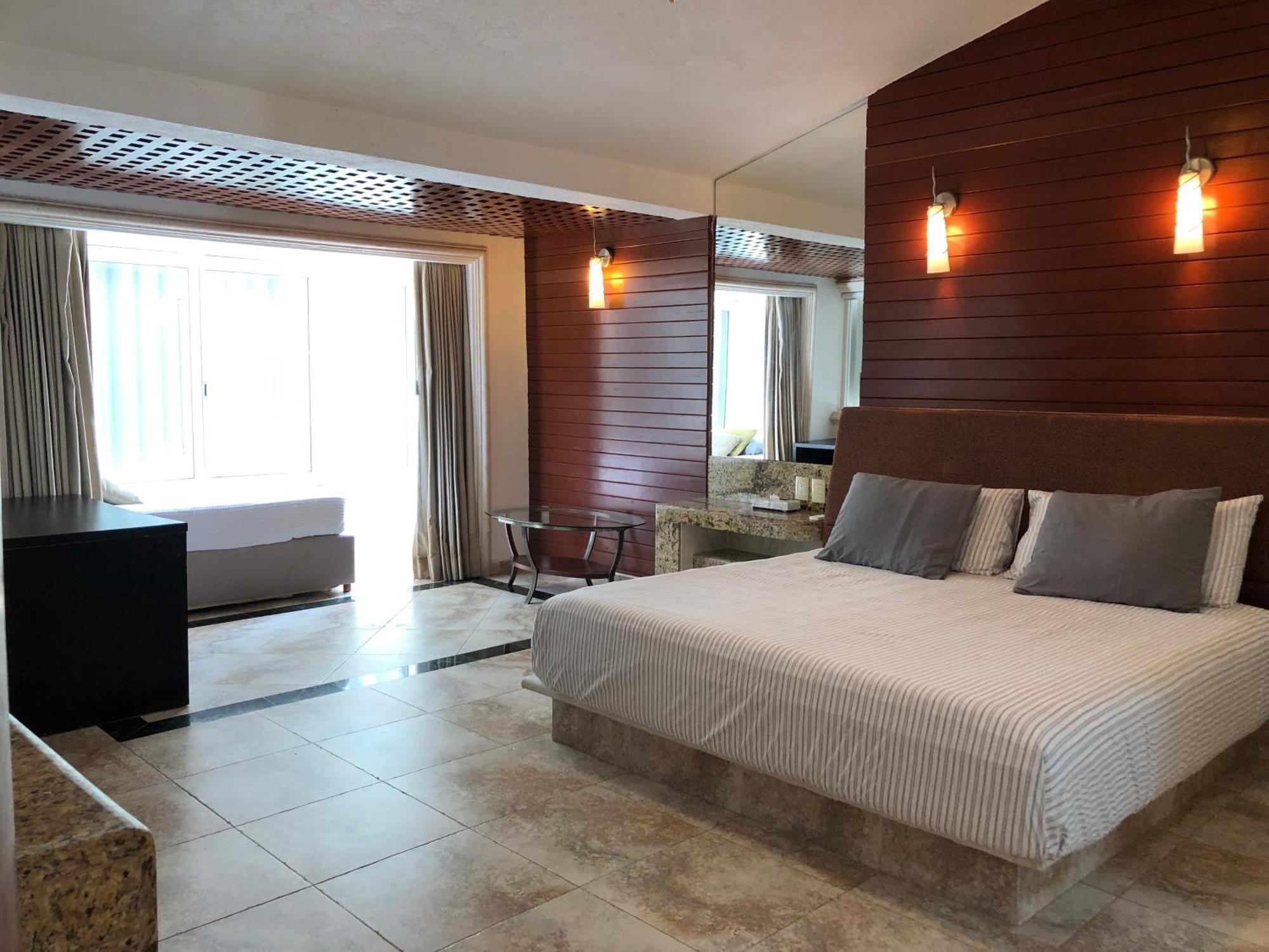 4br Beachfront Beautiful House By Solmar
