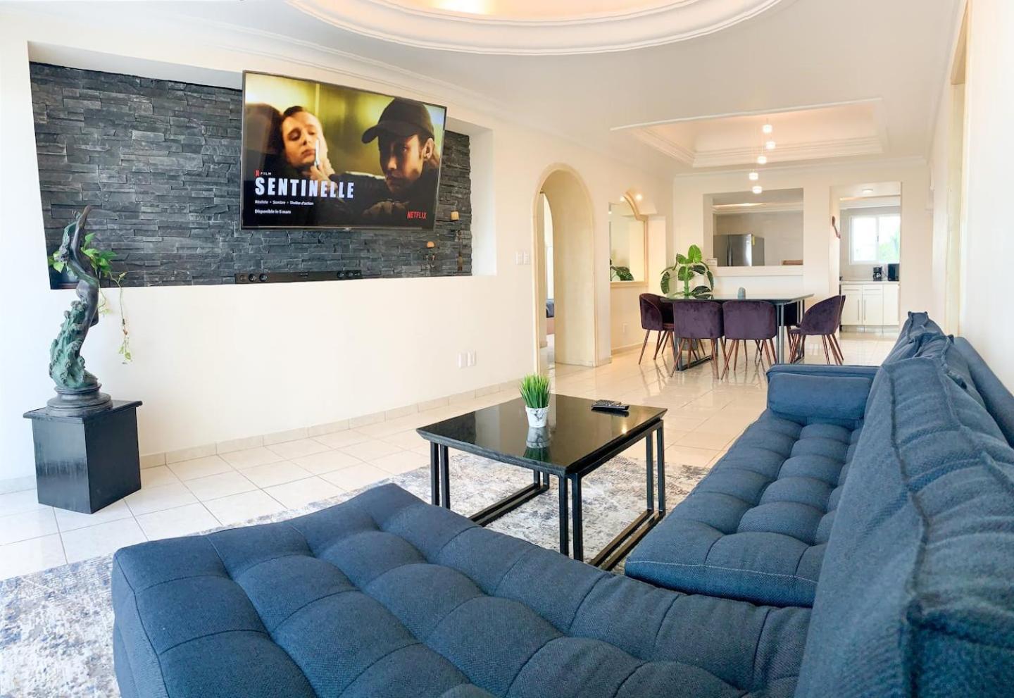 3br Beautiful Vintage With Great Location! *
