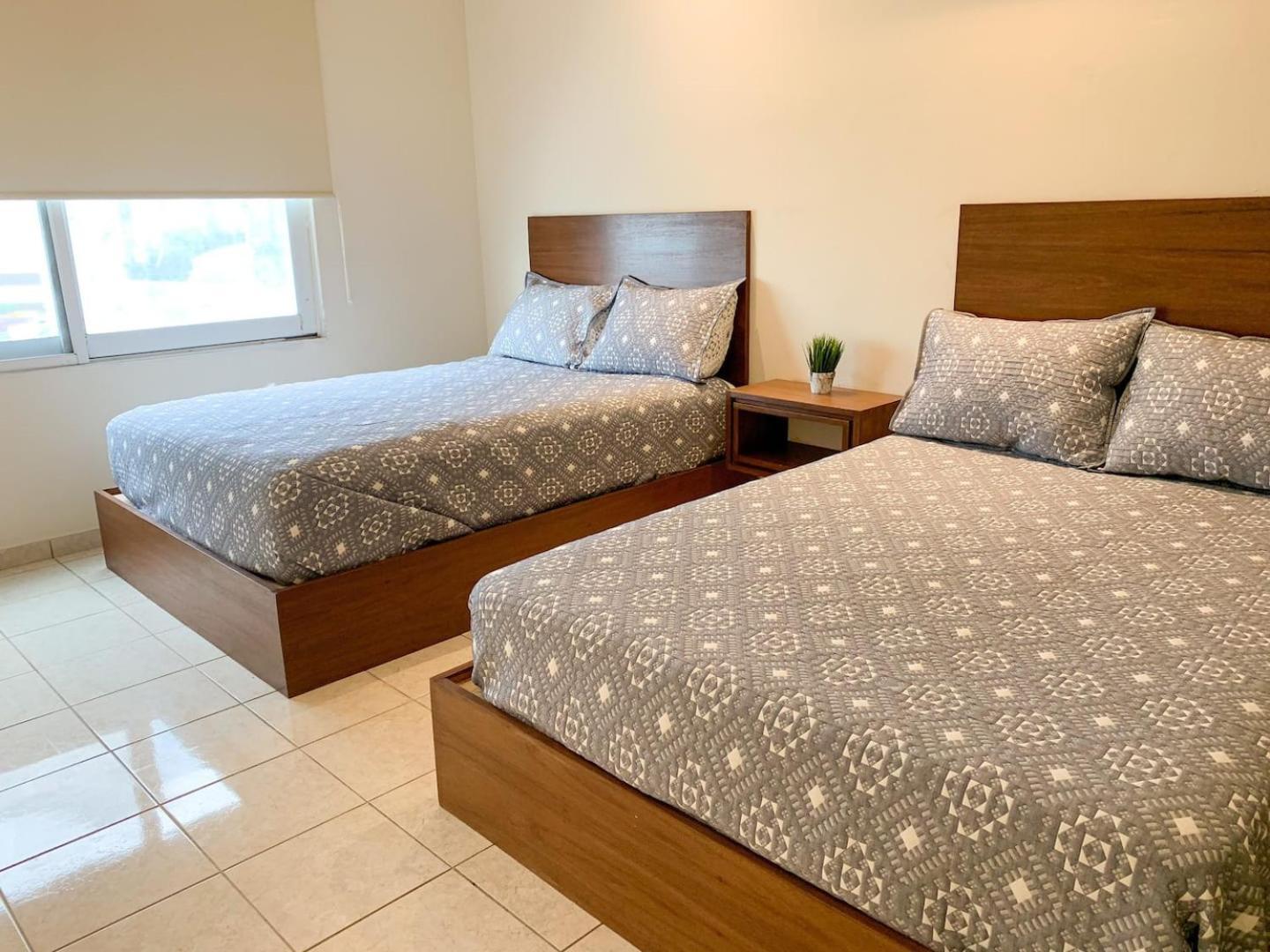 3br Beautiful Vintage With Great Location! Apartment *