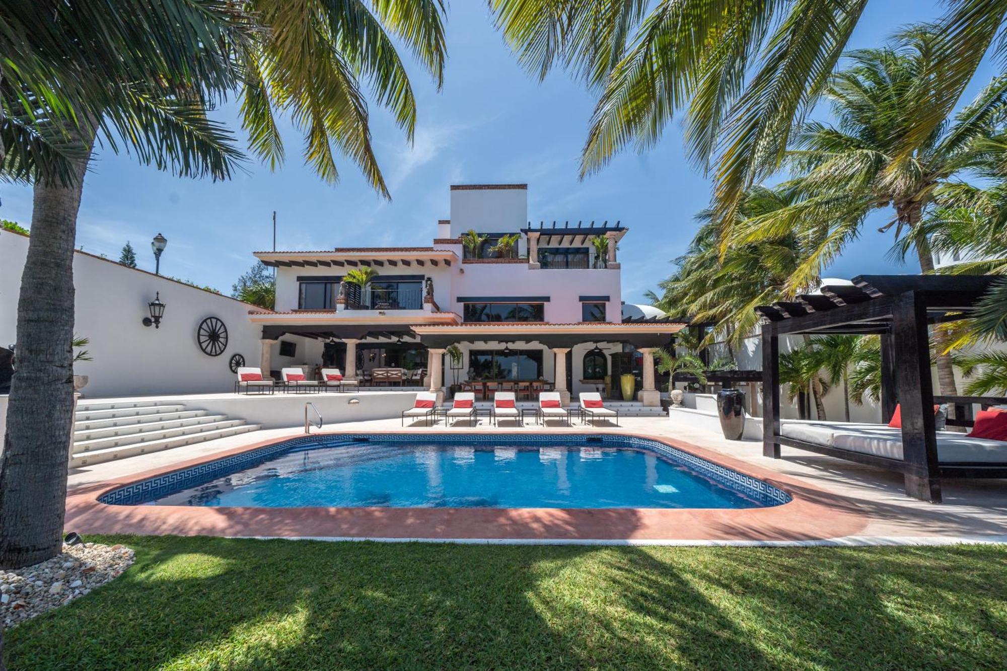 Villa Albatros Oceanfront Luxury Hotelzone *