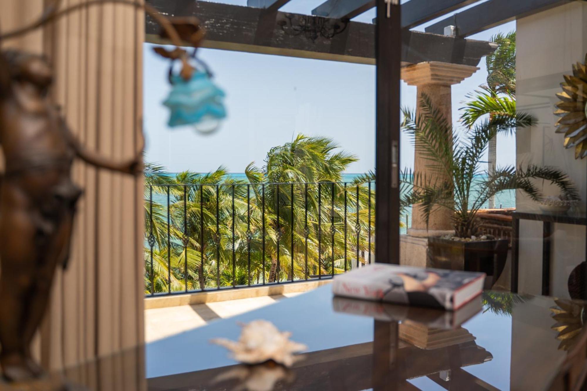 Albatros Oceanfront Luxury Hotelzone Cancun