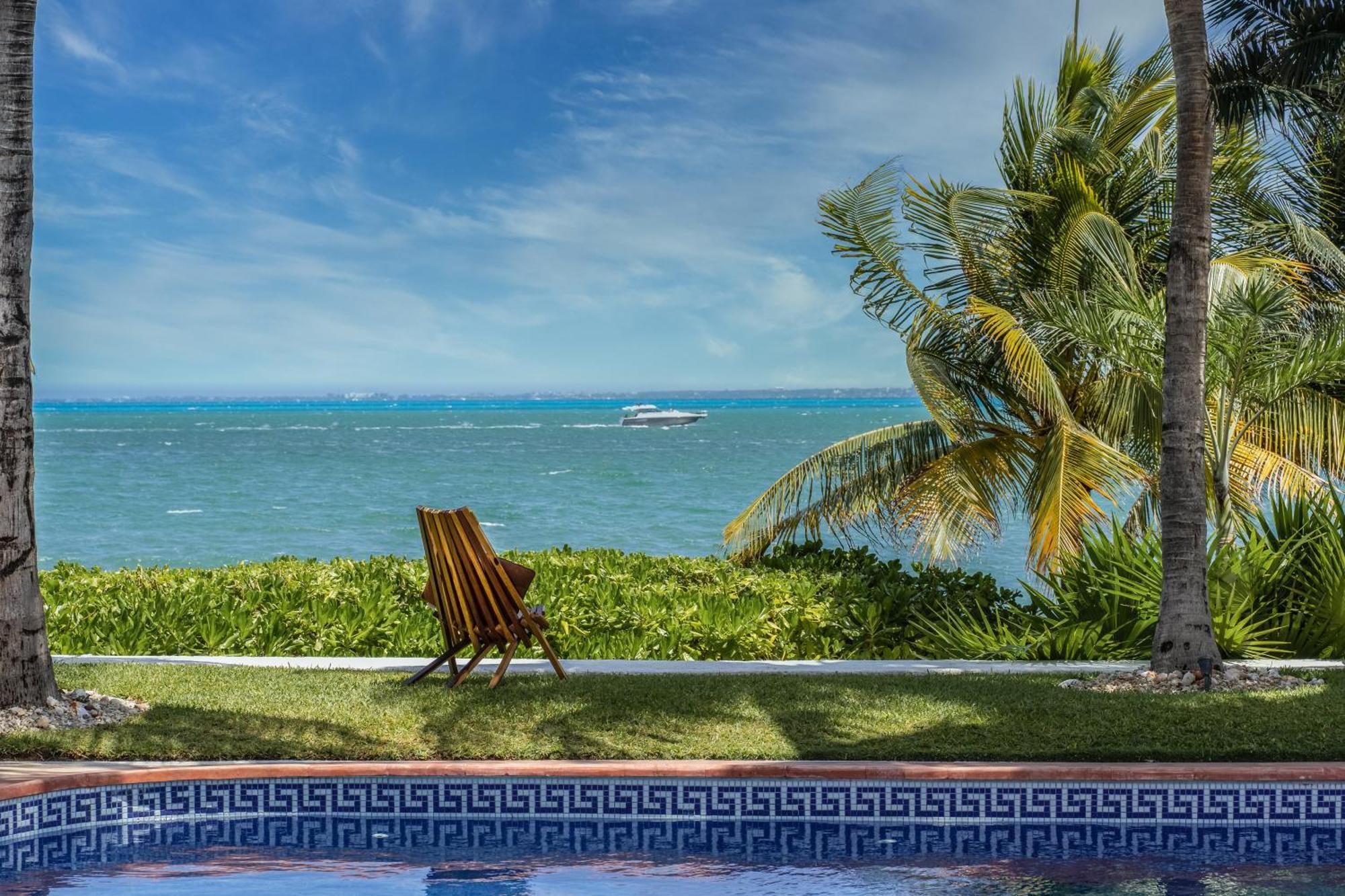 Albatros Oceanfront Luxury Hotelzone Villa