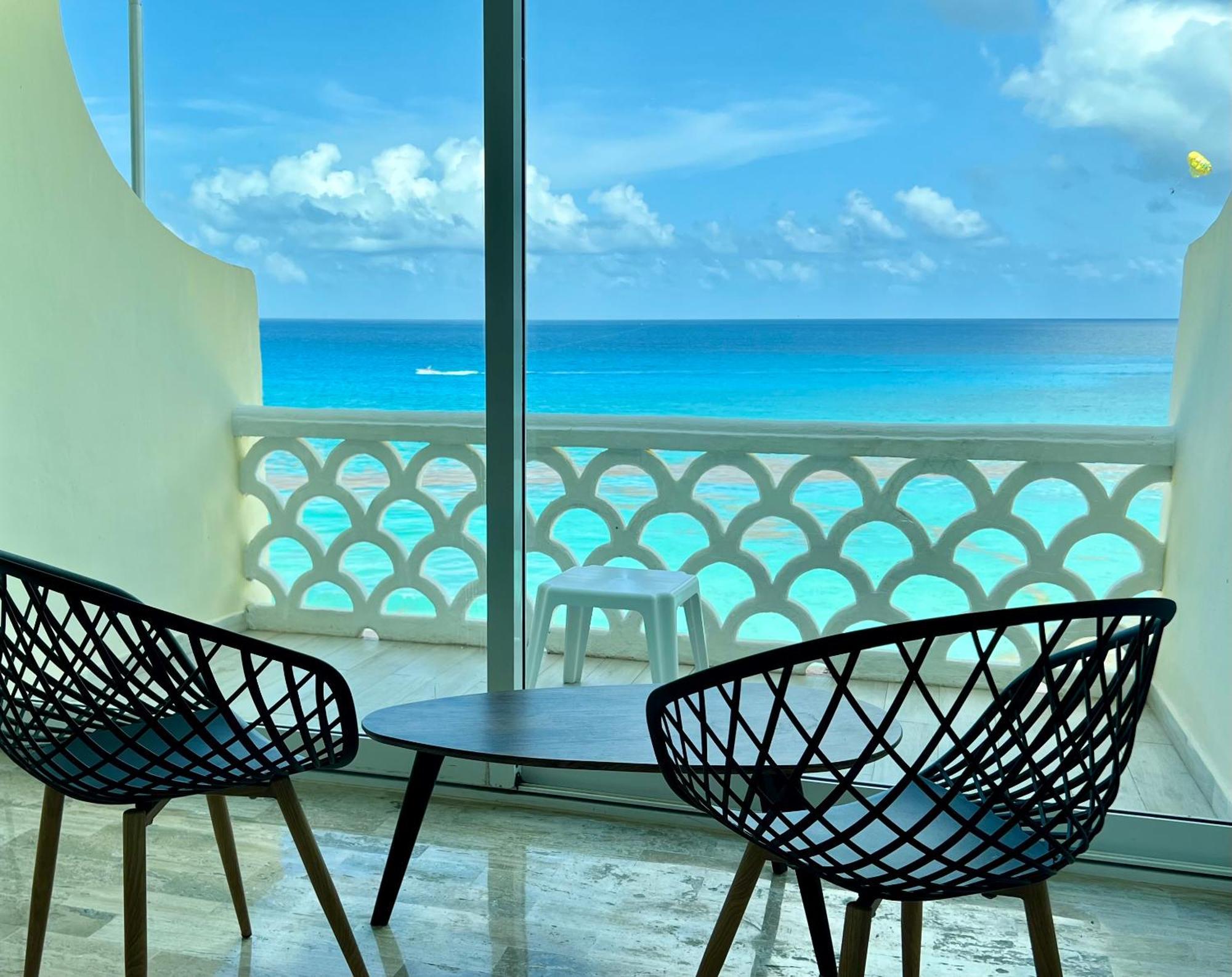 Beachside Apartment *