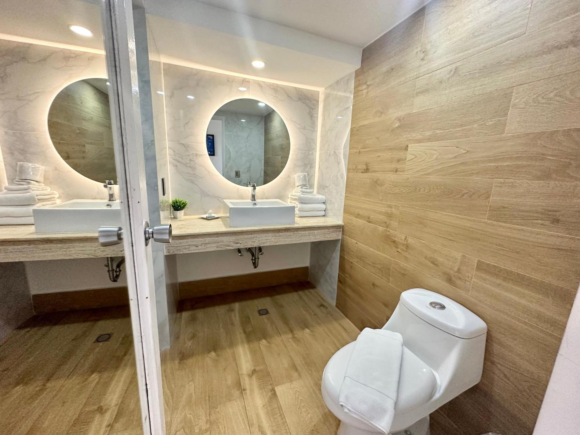 Aparthotel Plaza - 2*