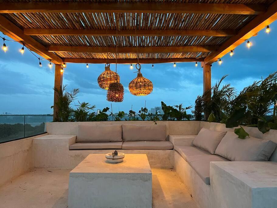 Exclusive With Private Rooftop & Amazing Views Apartment