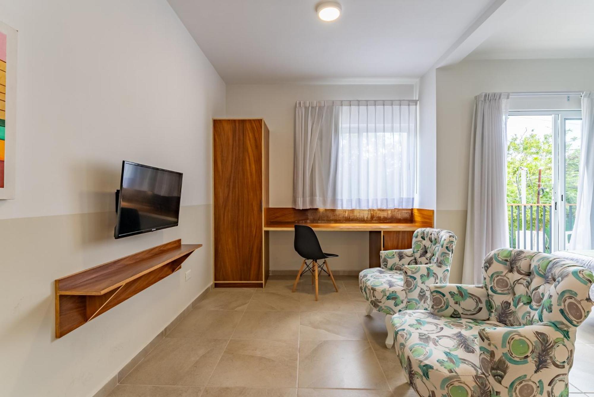 Apartment Bed Away *