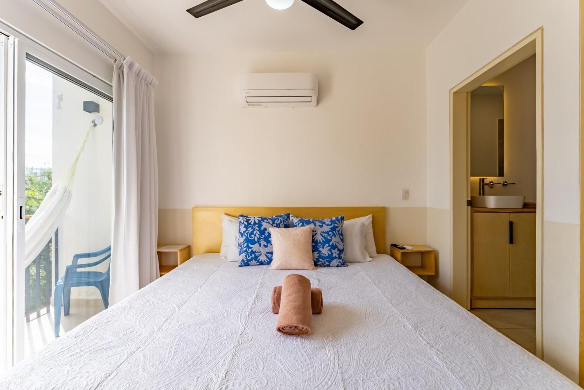 Apartment Bed Away *