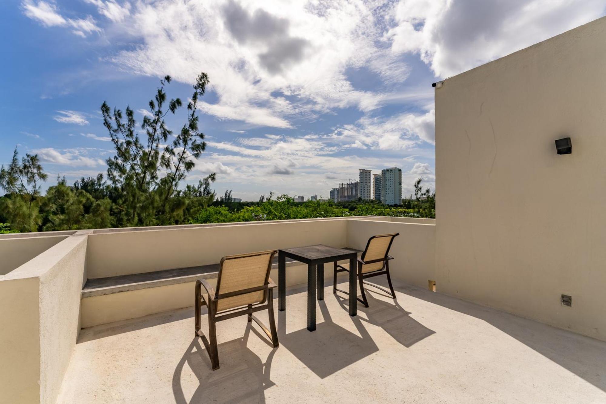 Apartment Bed Away Cancun