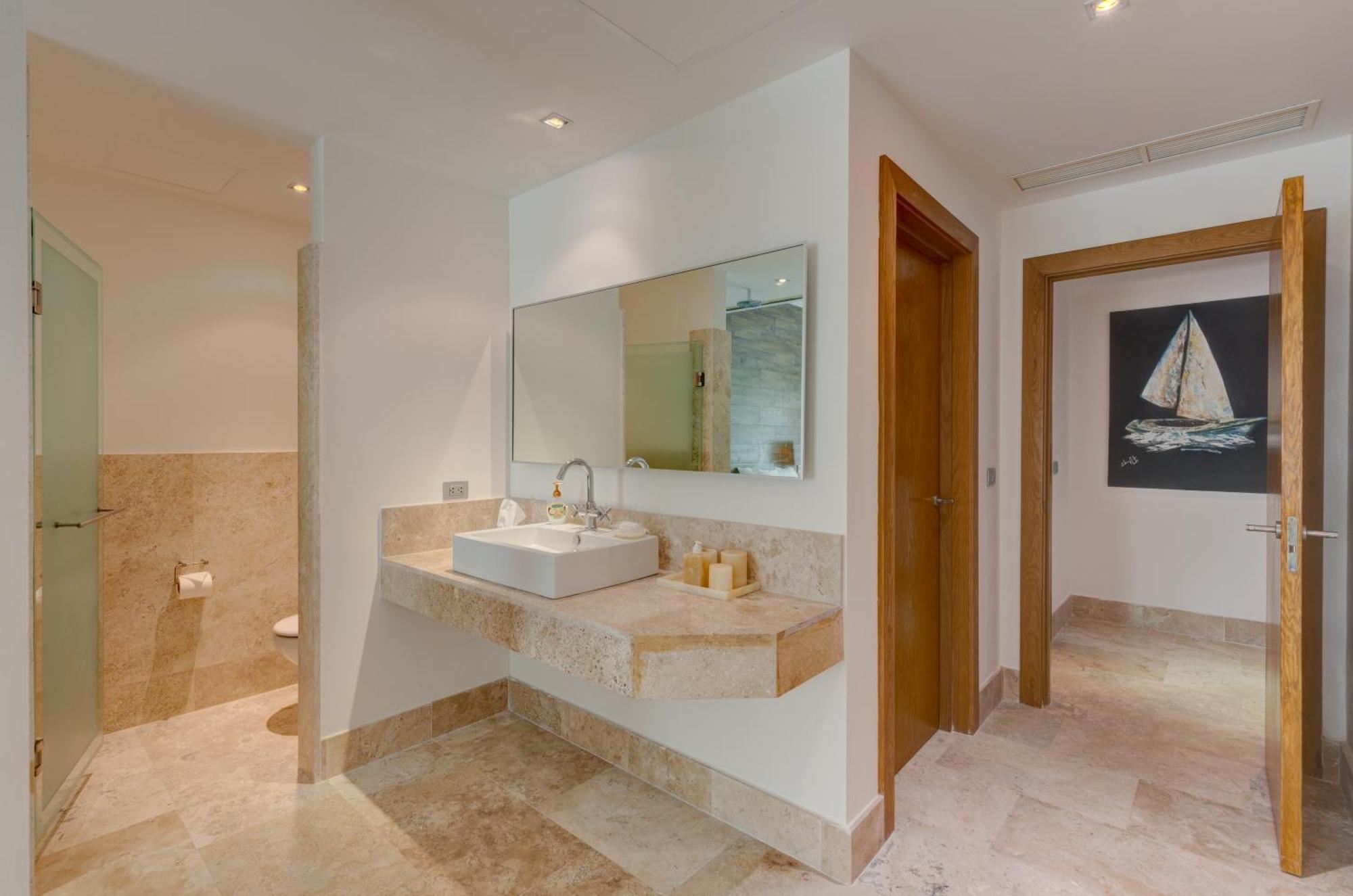 Beach Front Marina & Golf Luxe Playa Mujeres Apartment *
