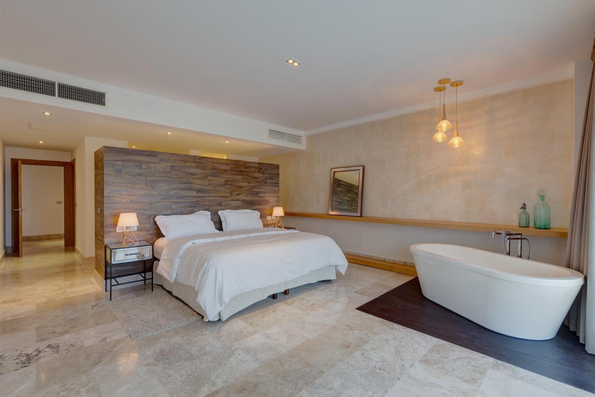 Beach Front Marina & Golf Luxe Playa Mujeres Apartment *