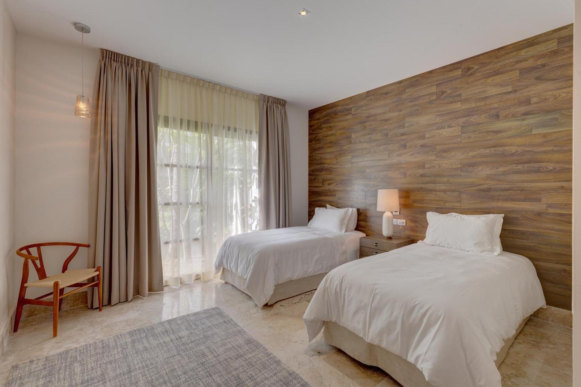 Beach Front Marina & Golf Luxe Playa Mujeres Cancun