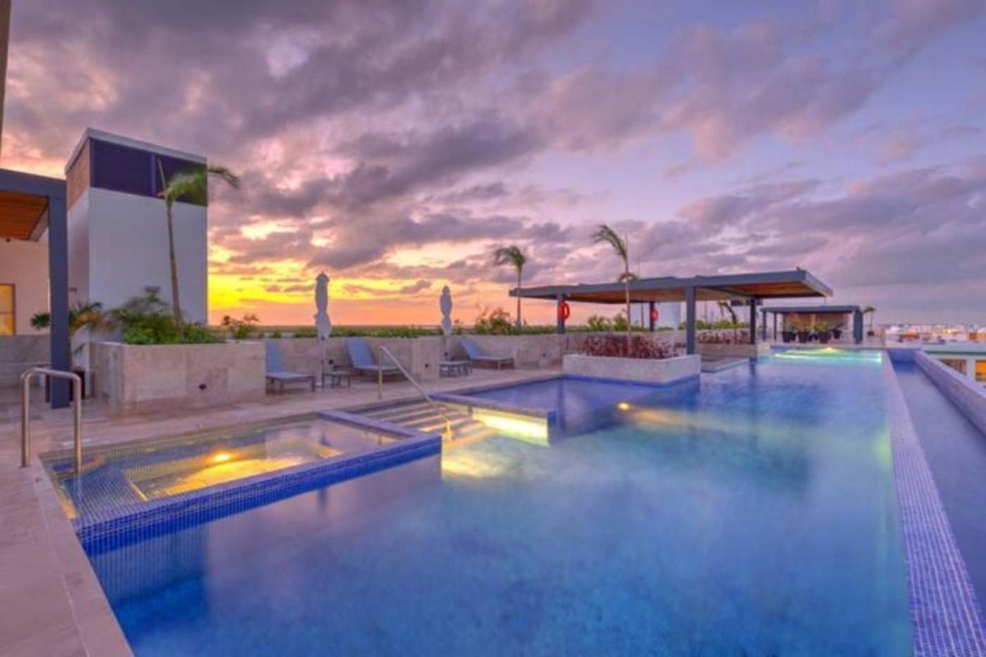 Apartment Beach Front Marina & Golf Luxe Playa Mujeres