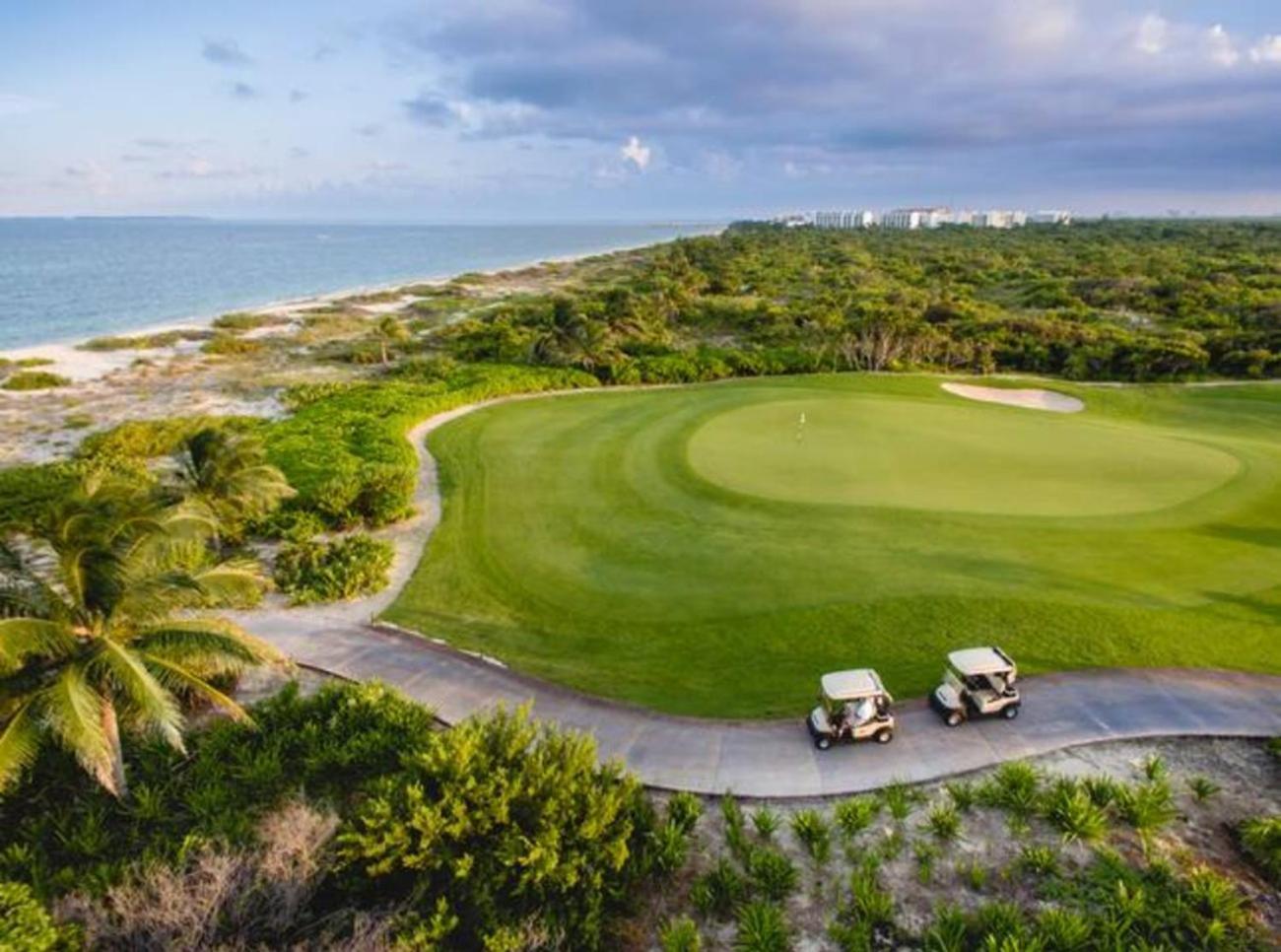 Beach Front Marina & Golf Luxe Playa Mujeres * Cancun