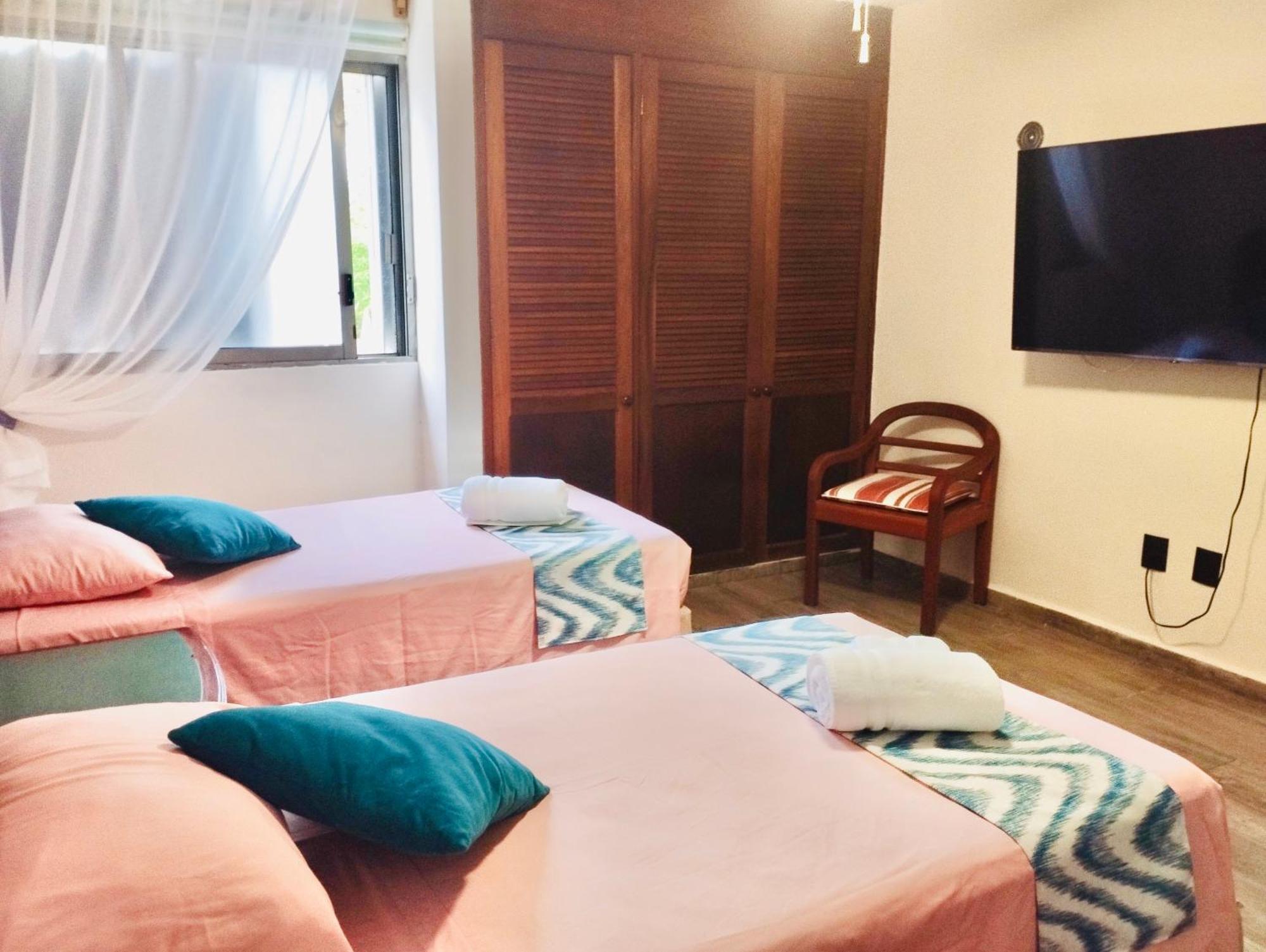 Ocean View Flamingo Bed & Breakfast *