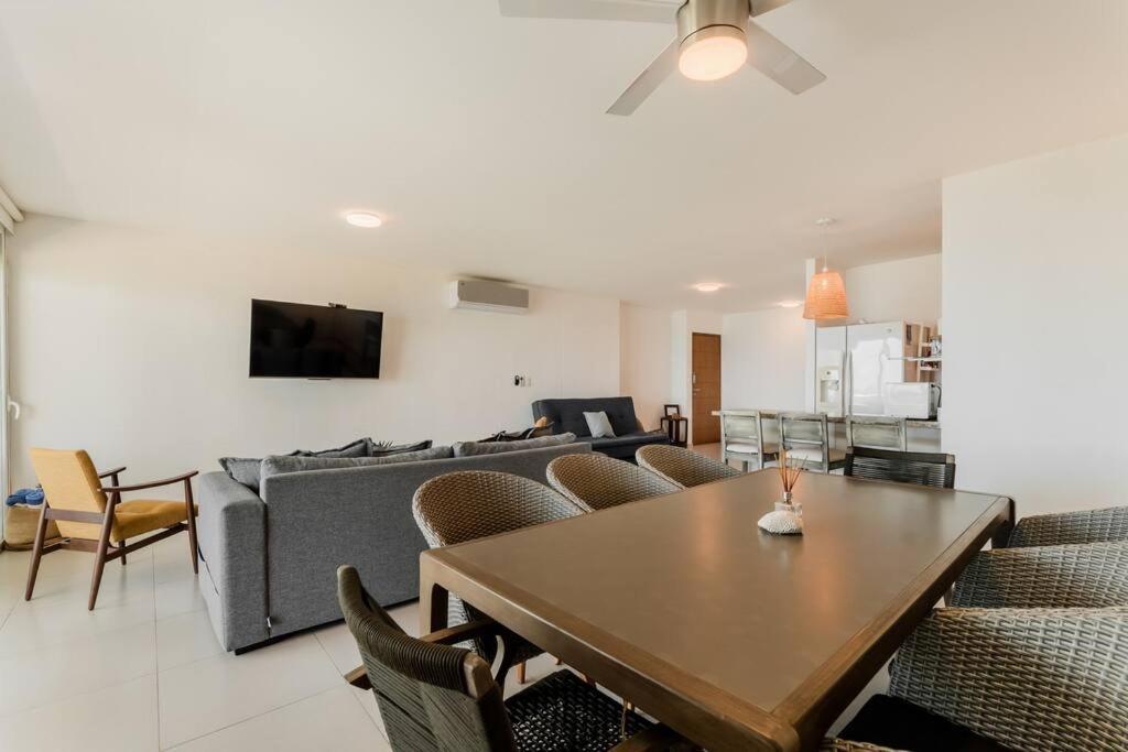 Blue Dream Beachfront 2 Bdr By Casa Paraiso *