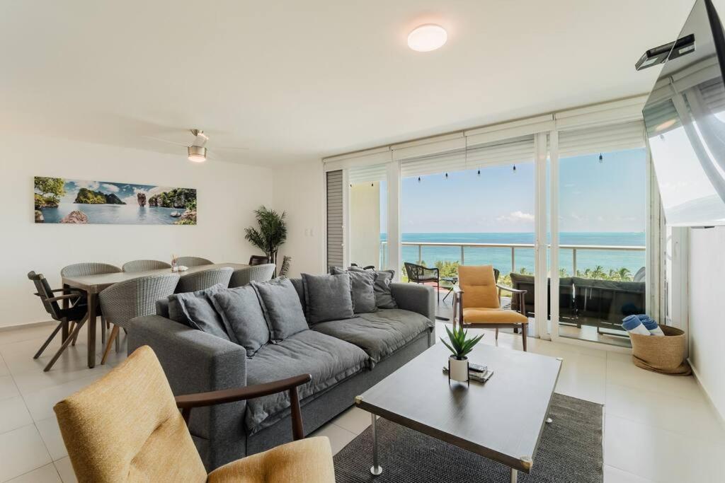 Blue Dream Beachfront 2 Bdr By Casa Paraiso