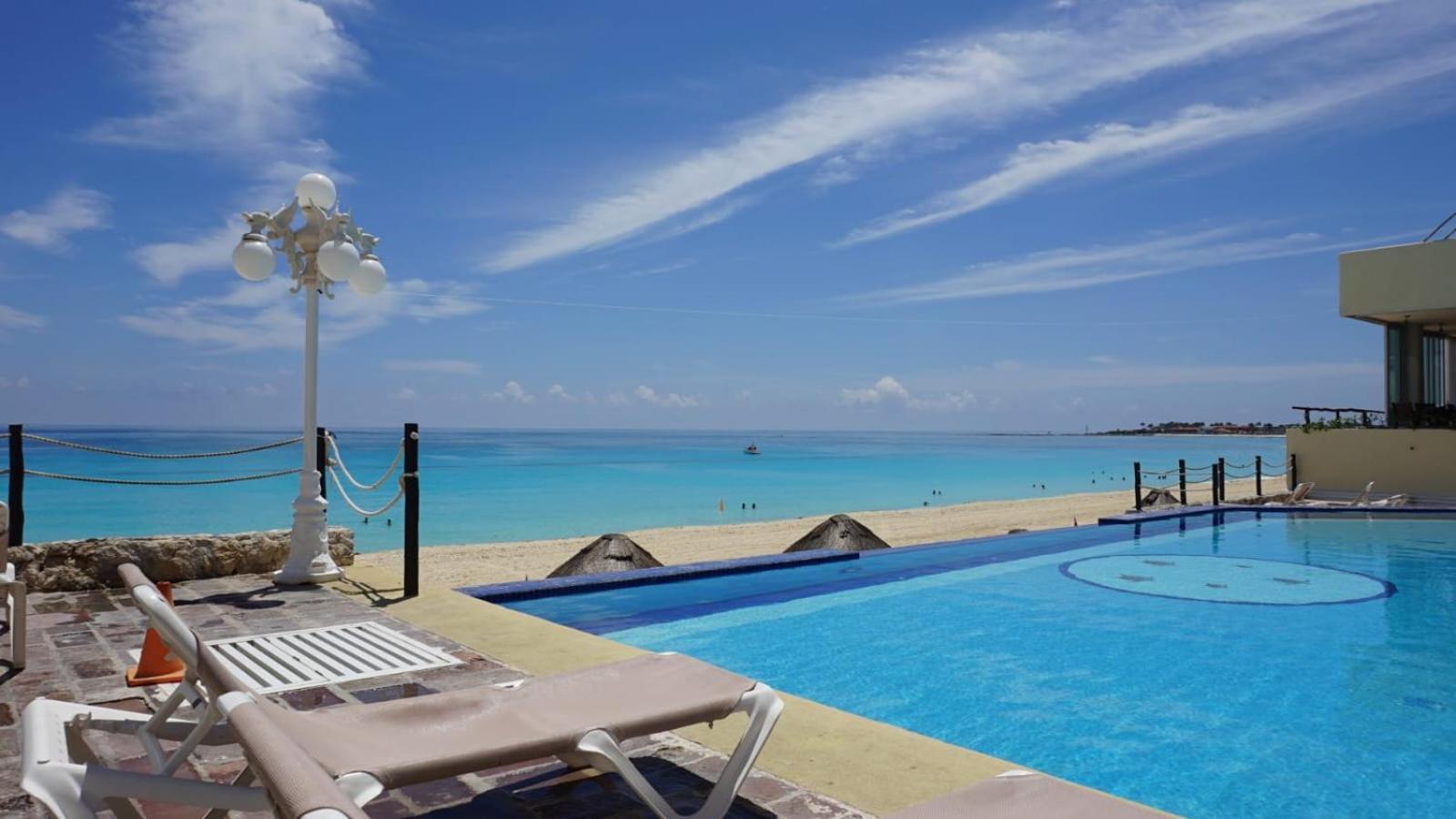 Plaza By Andiani Travel Apartment