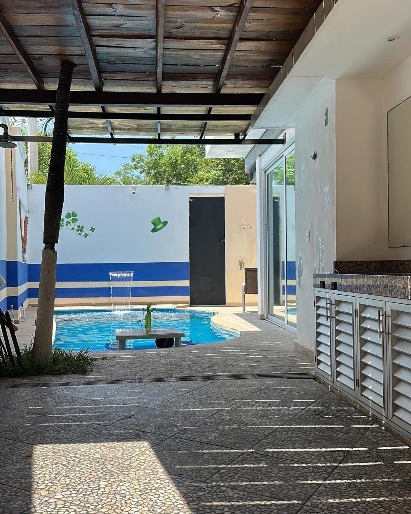 Boutique & Cancun