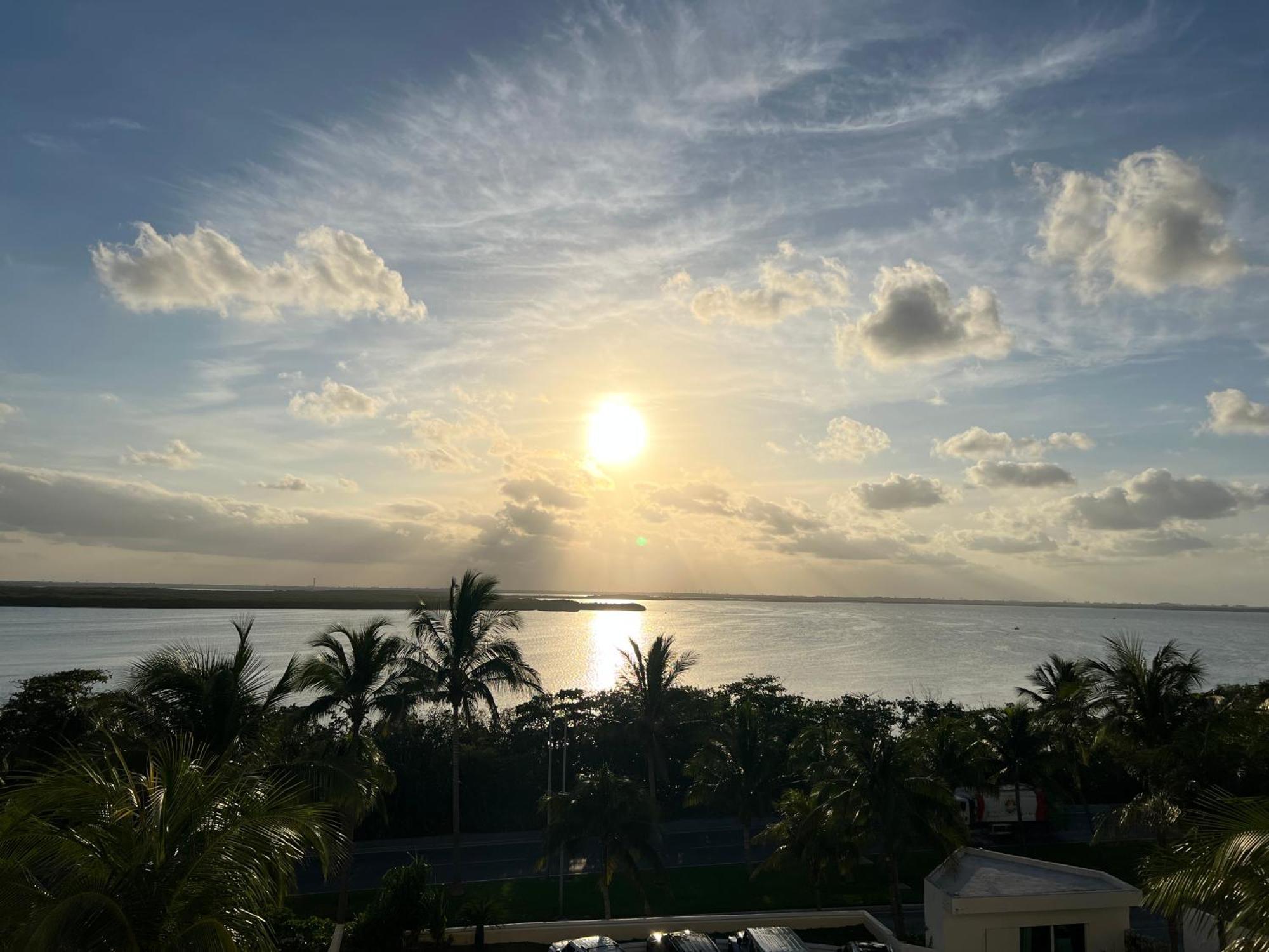 Ova * Cancun