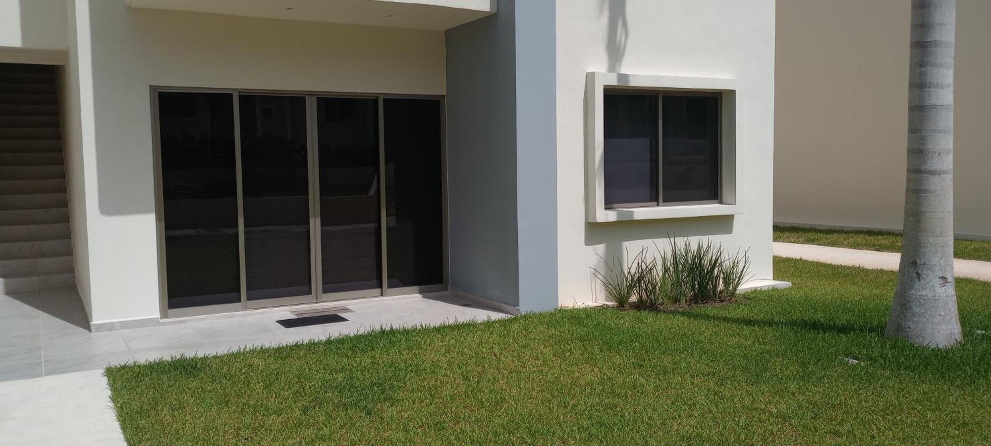 Excellent 2 Bedroom With Pool! Apartment *