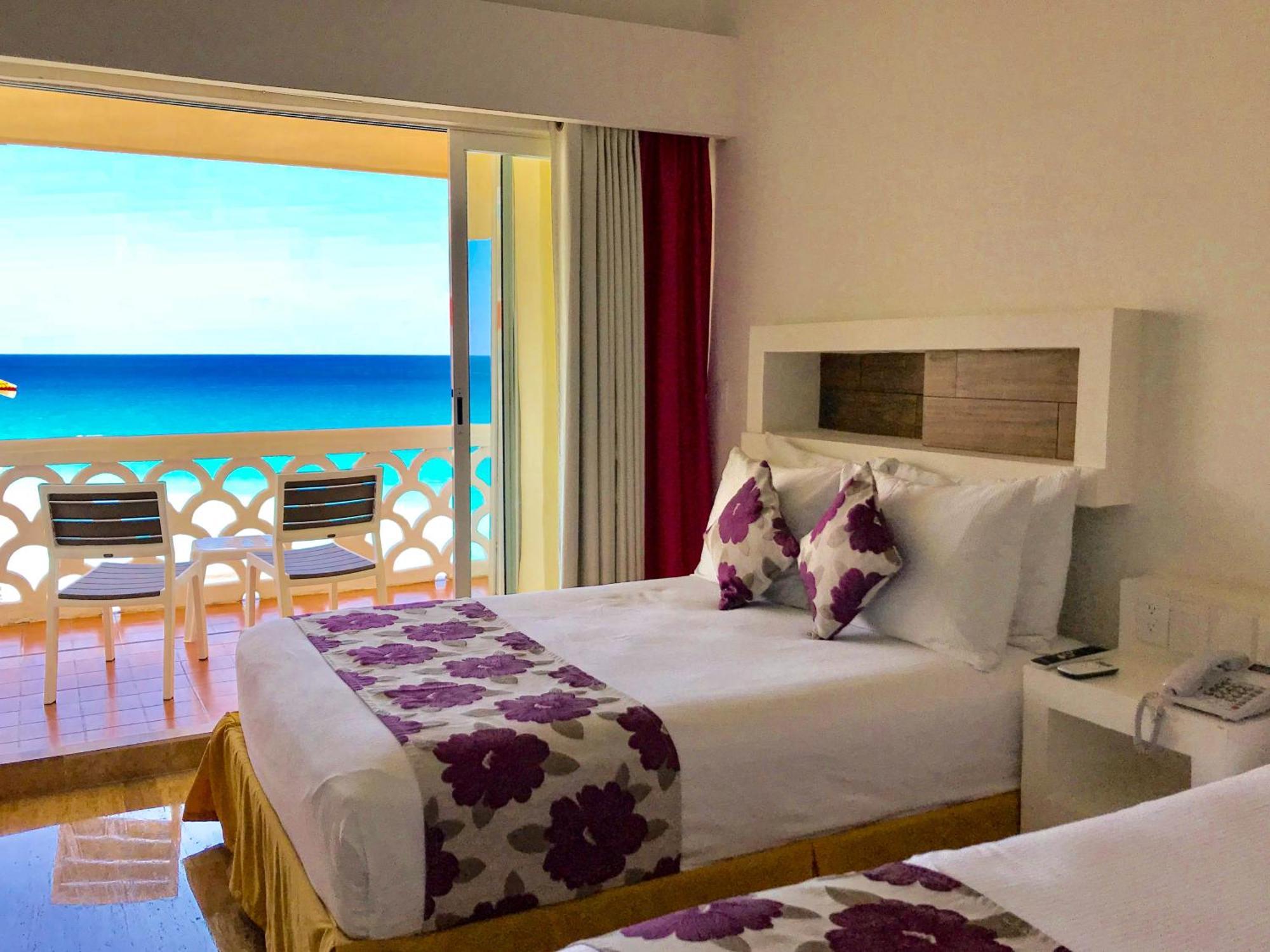 Seashore Apartment Cancun