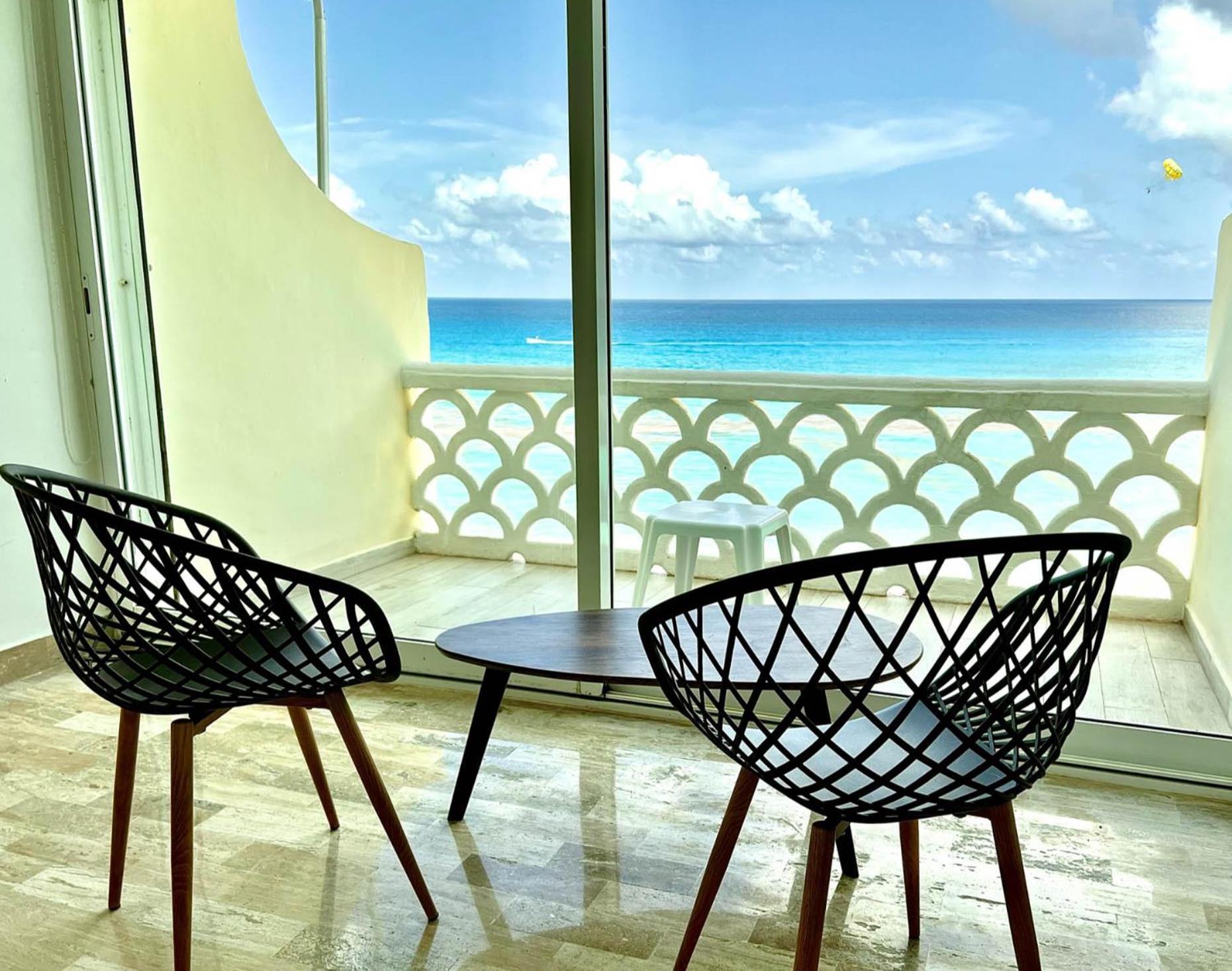 Seashore Apartment Cancun