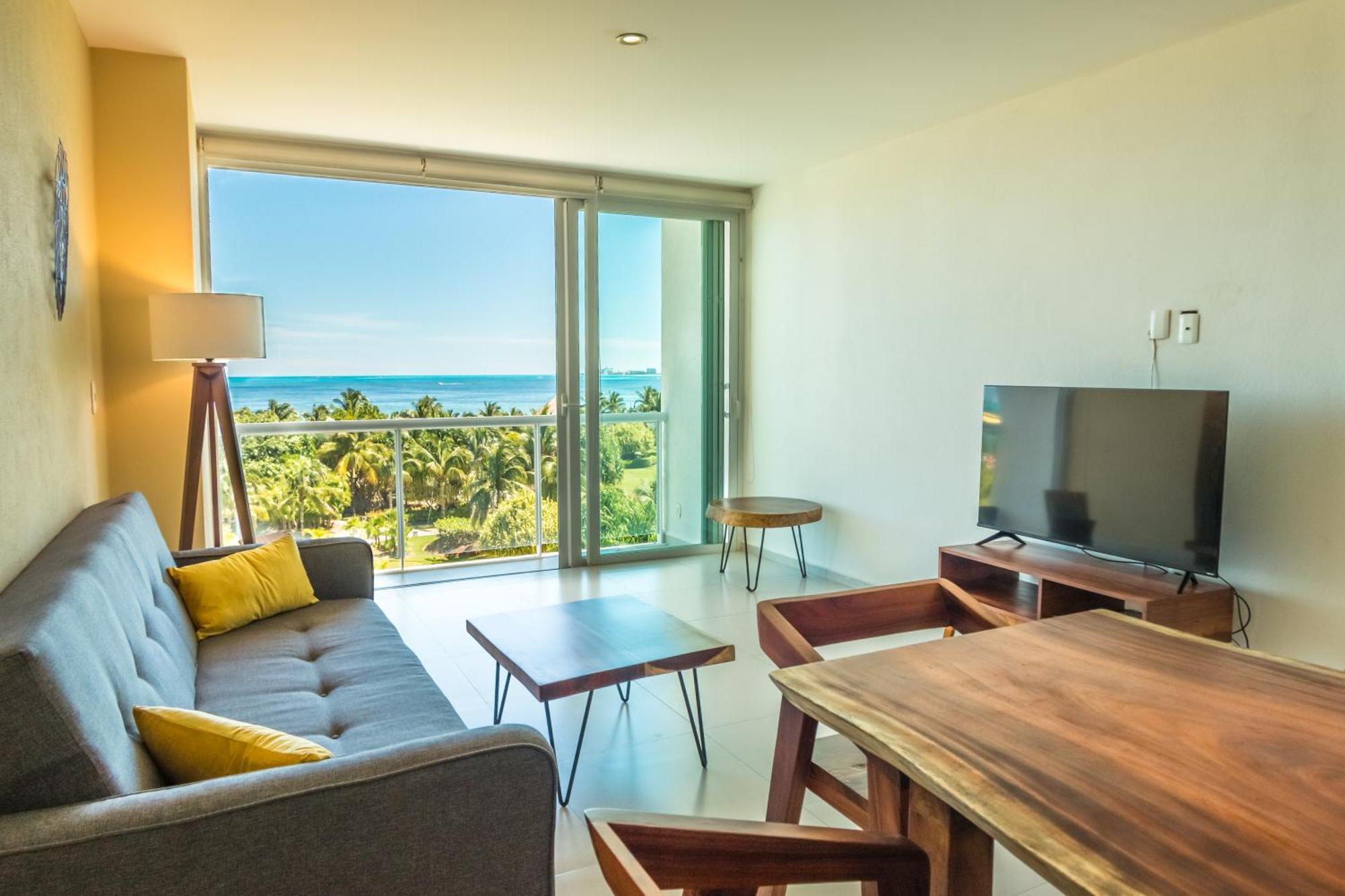 New Beachfront Luxury Apartment Cancun