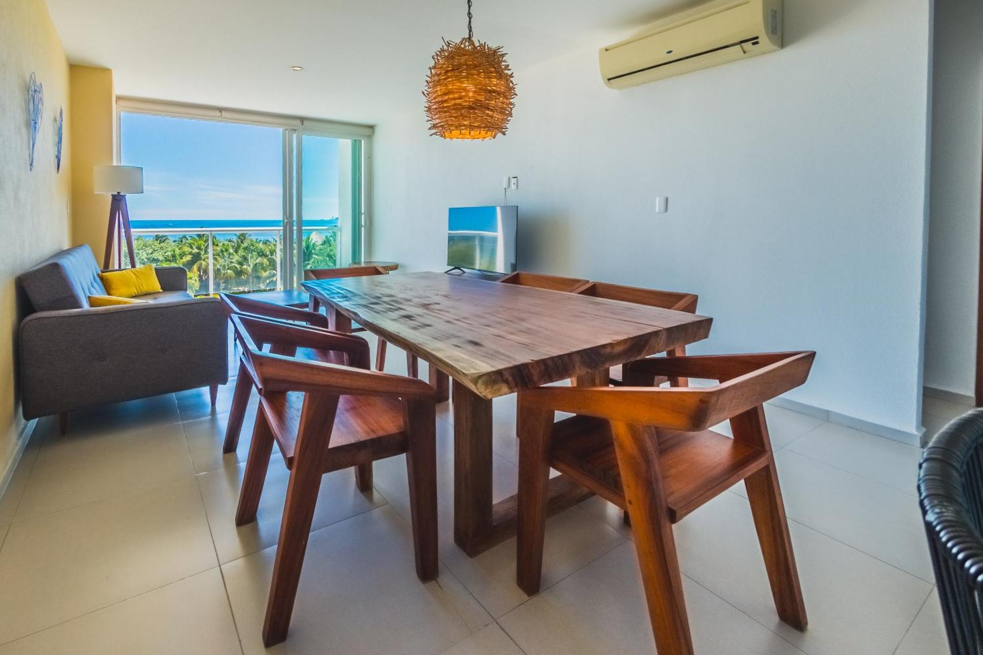 New Beachfront Luxury Apartment