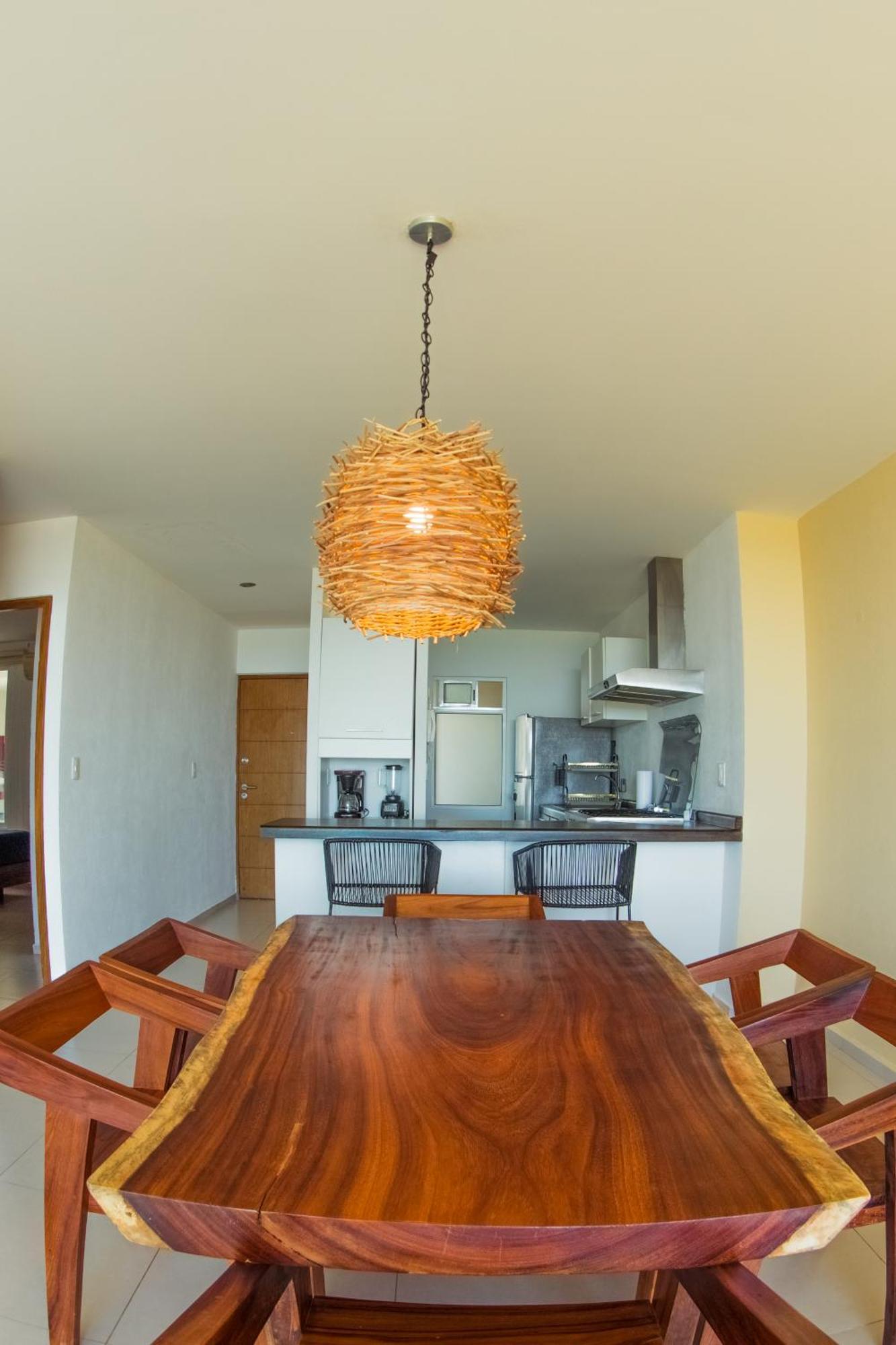 New Beachfront Luxury Apartment *