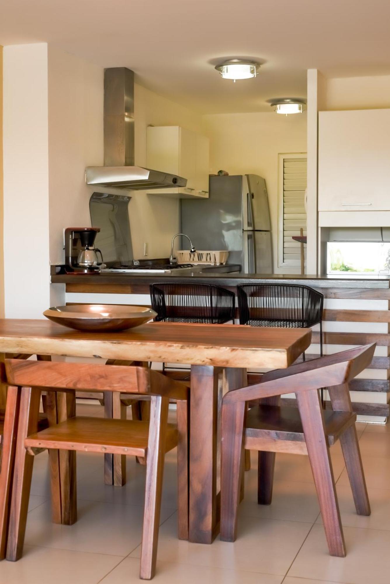 New Beachfront Luxury Apartment *